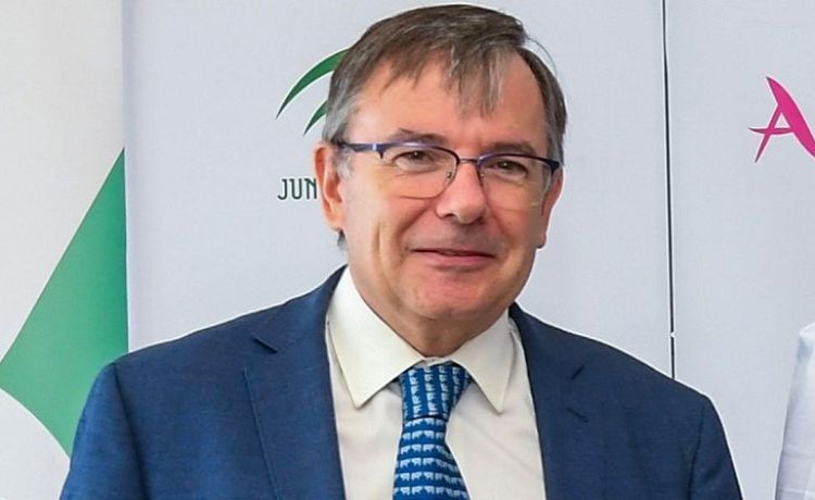 Javier Cáceres, nuevo director de la regata Sevilla-Betis Javier Cáceres, nuevo director de la regata Sevilla-Betis