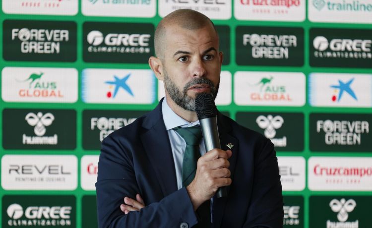 Fajardo, con «confianza» pese a ver un Betis «con menos puntos de los esperados» Fajardo, con «confianza» pese a ver un Betis «con menos puntos de los esperados»