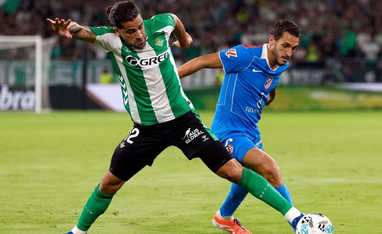 El lateral izquierdo, un puesto sin un referente aún en el Betis El lateral izquierdo, un puesto sin un referente aún en el Betis