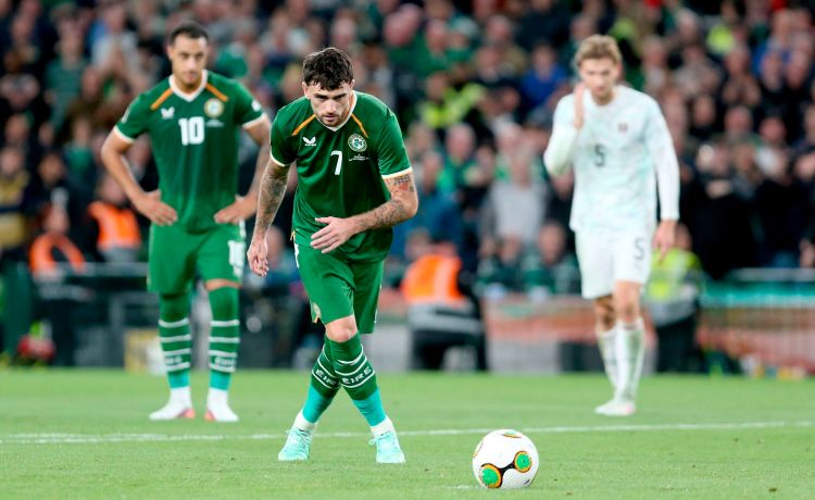 Parrott brilla con Irlanda y agita la delantera del Betis Parrott brilla con Irlanda y agita la delantera del Betis