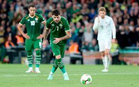 Parrott brilla con Irlanda y agita la delantera del Betis Parrott brilla con Irlanda y agita la delantera del Betis