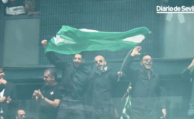 Así disfrutaban Joaquín, Manu Fajardo y Álvaro Ladrón, tres aficionados más del Betis Así disfrutaban Joaquín, Manu Fajardo y Álvaro Ladrón, tres aficionados más del Betis