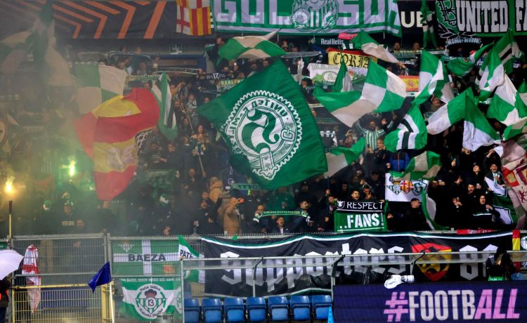 El grave error del Oviedo con las entradas que enfada a los béticos: «es imposible hacerlo peor» El grave error del Oviedo con las entradas que enfada a los béticos: «es imposible hacerlo peor»