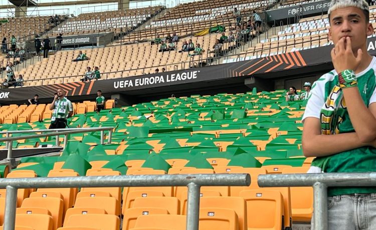 El cambio de piel en una noche del Estadio La Cartuja El cambio de piel en una noche del Estadio La Cartuja