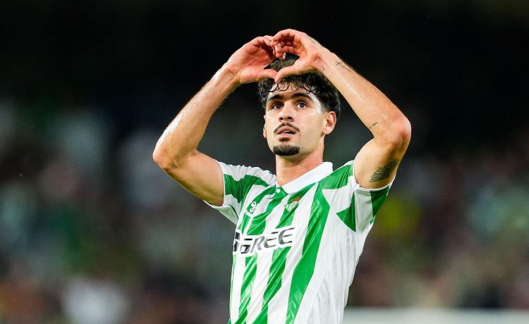 Le triplican el sueldo del Betis a Johnny Cardoso y habrá puja en verano Le triplican el sueldo del Betis a Johnny Cardoso y habrá puja en verano