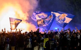 El Betis se prepara para dos invasiones en La Cartuja: Oporto y Feyenoord El Betis se prepara para dos invasiones en La Cartuja: Oporto y Feyenoord