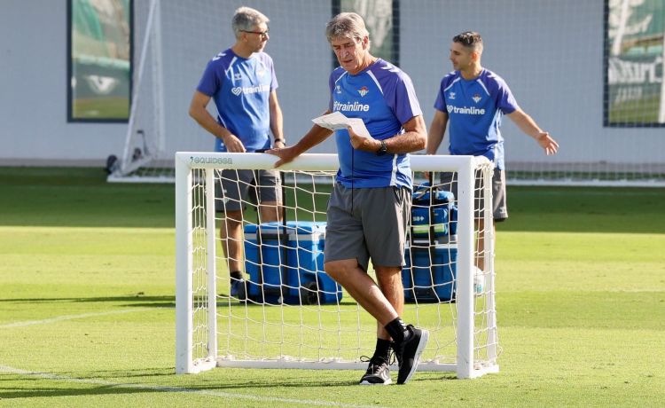 Pellegrini: «En octubre no hay finales, pero es un rival directo» Pellegrini: «En octubre no hay finales, pero es un rival directo»