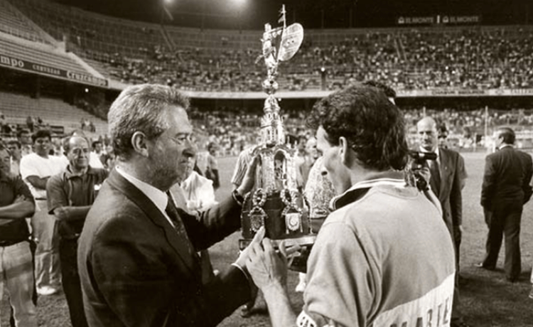 El Betis-Oporto de Gordillo: una noche de la Expo 92 que vuelve 34 años después El Betis-Oporto de Gordillo: una noche de la Expo 92 que vuelve 34 años después