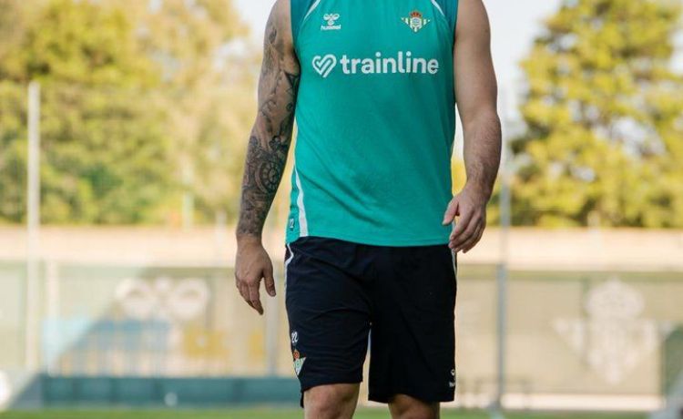 Isco deja las muletas y pasa a la siguiente fase de su recuperación Isco deja las muletas y pasa a la siguiente fase de su recuperación