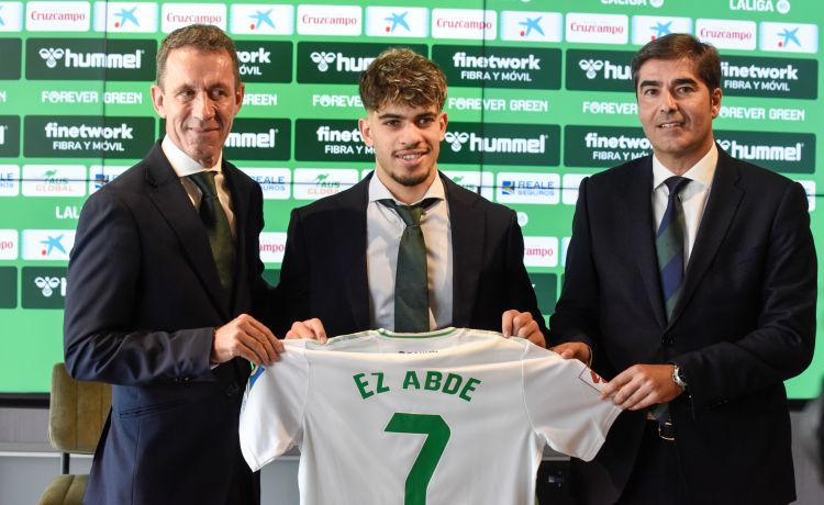 Ramón Planes desvela cómo fueron los fichajes de Abde, Isco y la relación con Pellegrini: «pagó dos millones por él» Ramón Planes desvela cómo fueron los fichajes de Abde, Isco y la relación con Pellegrini: «pagó dos millones por él»