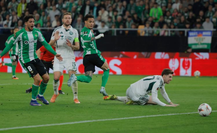 Así jugaron los futbolistas del Betis ante el Panathinaikos Así jugaron los futbolistas del Betis ante el Panathinaikos