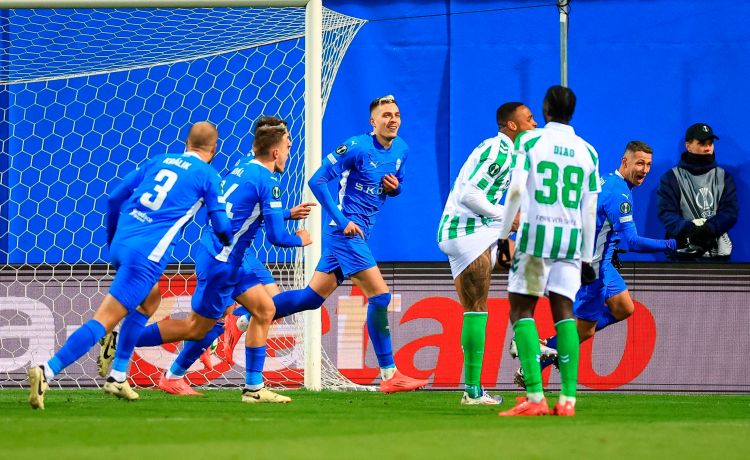 La distensión del Betis en Europa se ha hecho crónica La distensión del Betis en Europa se ha hecho crónica