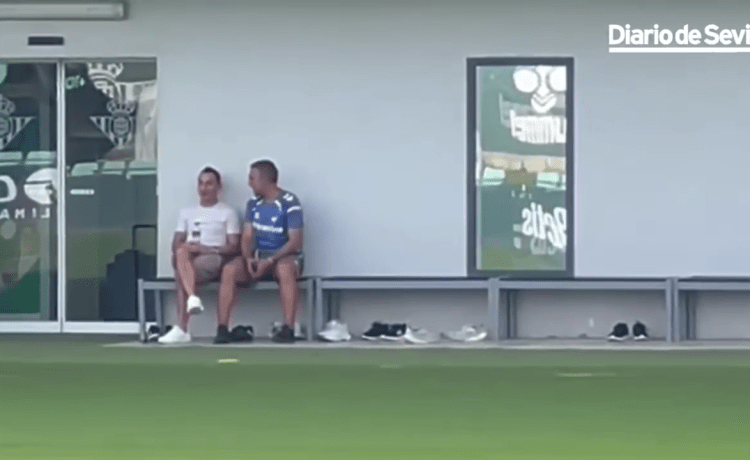 Una visita muy especial en el entrenamiento del Betis Una visita muy especial en el entrenamiento del Betis