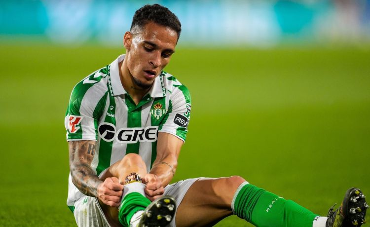 Antony pone fecha para pensárselo y el Betis apura su fichaje Antony pone fecha para pensárselo y el Betis apura su fichaje