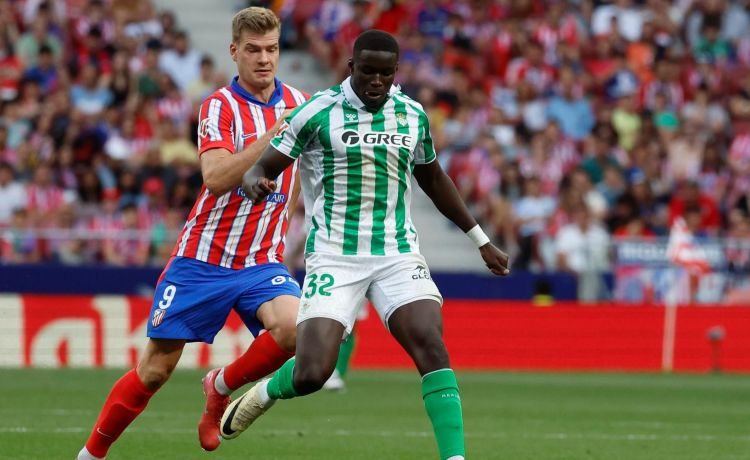 Oficial: El Rayo Vallecano cierra la cesión de Nobel Mendy con opción de compra Oficial: El Rayo Vallecano cierra la cesión de Nobel Mendy con opción de compra