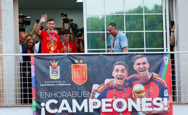 Fabían y la vuelta de Ceballos al Betis: «Esperamos que se pueda hacer» Fabían y la vuelta de Ceballos al Betis: «Esperamos que se pueda hacer»