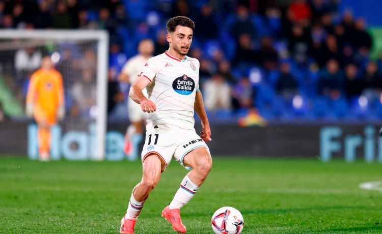 El Betis vigila el mercado de los extremos: Raúl Moro, opción presente El Betis vigila el mercado de los extremos: Raúl Moro, opción presente