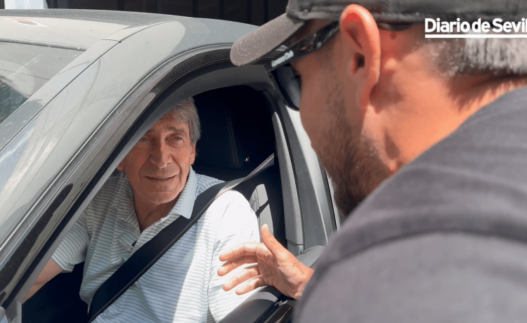 La historia del joven chileno que cruzó el mundo para conocer a Pellegrini en el Betis: «14 horas de avión» La historia del joven chileno que cruzó el mundo para conocer a Pellegrini en el Betis: «14 horas de avión»