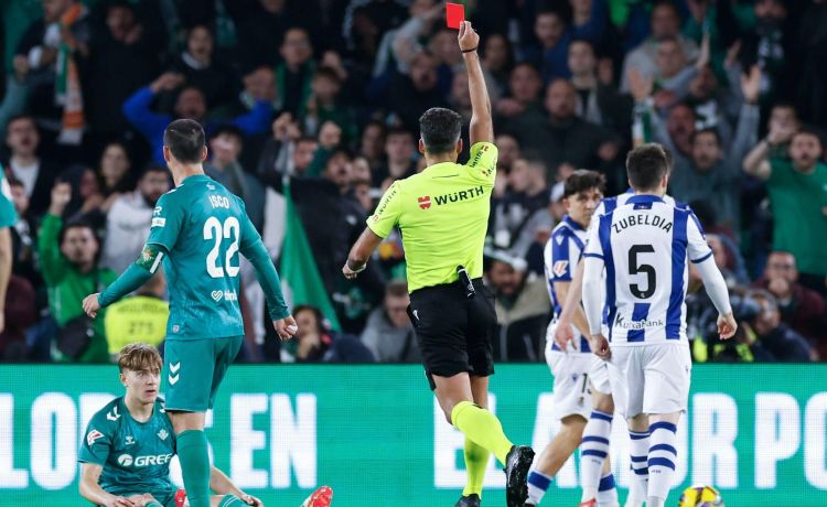 Gil Manzano dirigirá el Celta–Betis con González Fuertes en el VAR Gil Manzano dirigirá el Celta–Betis con González Fuertes en el VAR