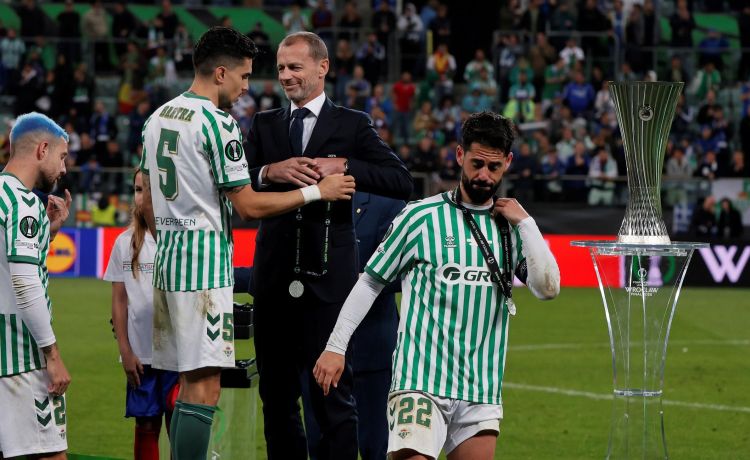 Marc Bartra: «A pesar de la derrota, amo al Betis» Marc Bartra: «A pesar de la derrota, amo al Betis»