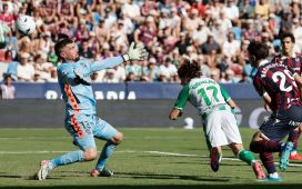 Riquelme se reivindica a base de goles Riquelme se reivindica a base de goles