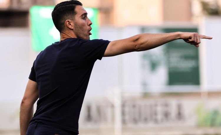 El Betis Deportivo ya ha elegido nuevo entrenador: vuelve a casa para cumplir su sueño El Betis Deportivo ya ha elegido nuevo entrenador: vuelve a casa para cumplir su sueño