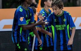 El precioso gesto de los alevines del Betis tras ganar al Madrid que se ha hecho viral: “Vamos a ganarlo por ellos” El precioso gesto de los alevines del Betis tras ganar al Madrid que se ha hecho viral: “Vamos a ganarlo por ellos”