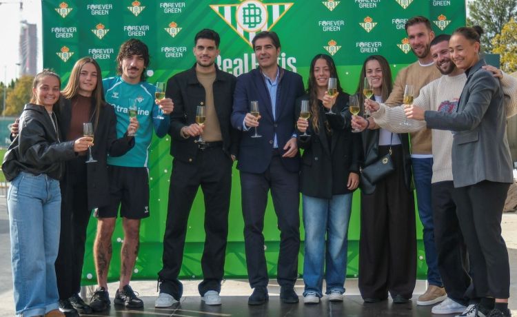 Ángel Haro, en el mensaje navideño del Betis: “Juntos hemos conseguido retos importantes” Ángel Haro, en el mensaje navideño del Betis: “Juntos hemos conseguido retos importantes”