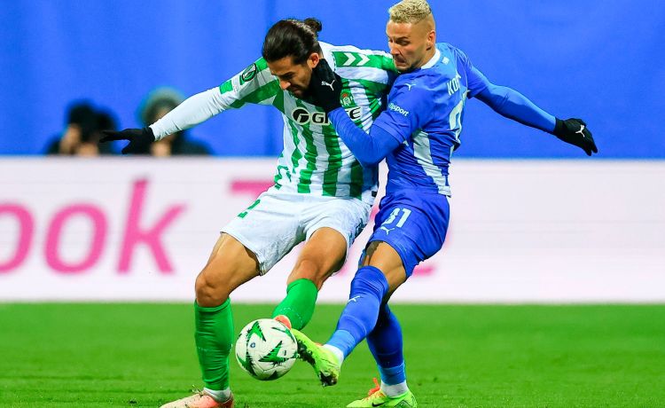 Así jugaron los futbolistas del Betis ante el Mlada Boleslav Así jugaron los futbolistas del Betis ante el Mlada Boleslav