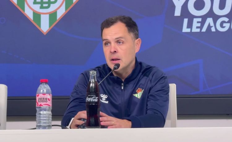 Dani Fragoso, crítico con los jugadores del Bayern: «Algunos no se merecen el escudo que llevan en el pecho» Dani Fragoso, crítico con los jugadores del Bayern: «Algunos no se merecen el escudo que llevan en el pecho»