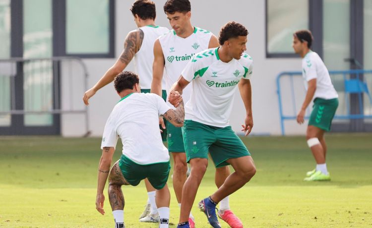 El Betis desbloquea la salida de Deossa a Vasco da Gama, que es inminente El Betis desbloquea la salida de Deossa a Vasco da Gama, que es inminente