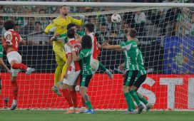 Del día más espantoso de Pau López al ingenuo penalti de Amrabat Del día más espantoso de Pau López al ingenuo penalti de Amrabat