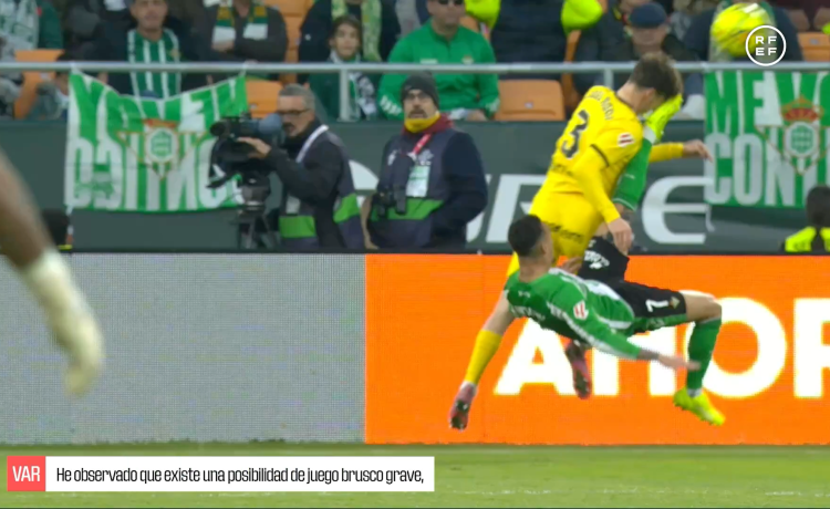 Así fue el audio del VAR en la expulsión de Antony en el Betis – Girona Así fue el audio del VAR en la expulsión de Antony en el Betis – Girona
