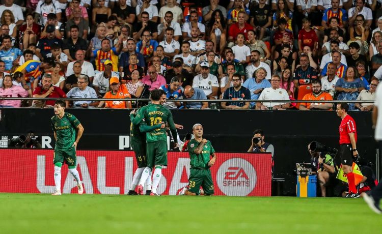 El Betis aprende a no necesitar la posesión El Betis aprende a no necesitar la posesión
