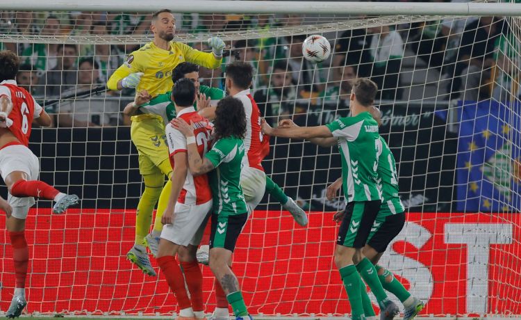 Batra: «Es la noche más dura de todos estos años» Batra: «Es la noche más dura de todos estos años»