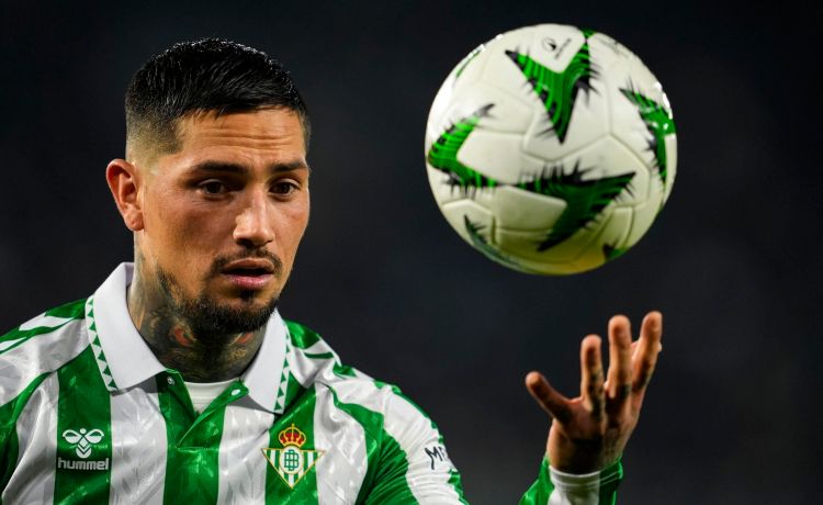 Así está la posible salida del Chimy Ávila de Betis este verano; timing lento pero abierto Así está la posible salida del Chimy Ávila de Betis este verano; timing lento pero abierto