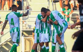 El Betis se da un homenaje a costa del Lyon El Betis se da un homenaje a costa del Lyon