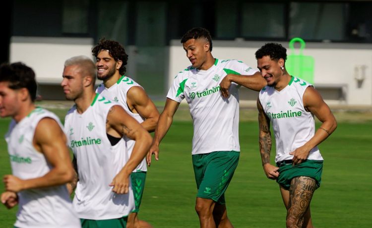 Las salidas, la clave para el esprint final de llegadas en el Betis Las salidas, la clave para el esprint final de llegadas en el Betis