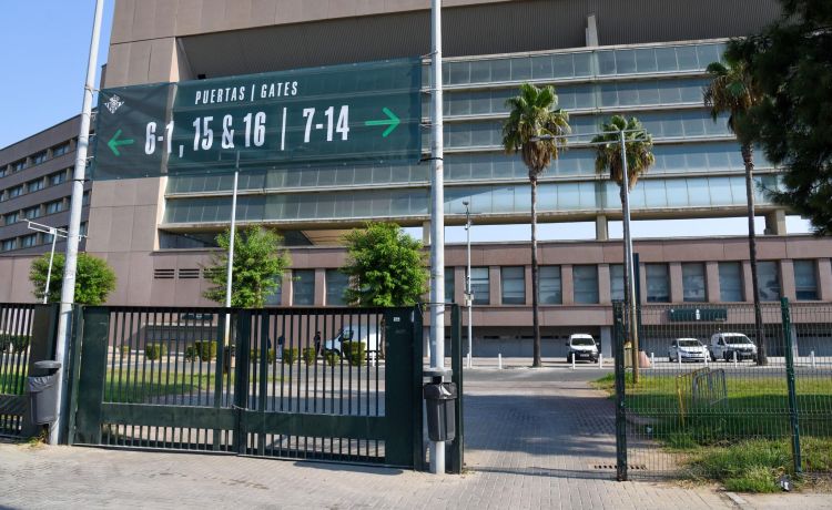 Los aparcamientos del Estadio de La Cartuja se abrirán cuatro horas antes del Betis – Alavés Los aparcamientos del Estadio de La Cartuja se abrirán cuatro horas antes del Betis – Alavés