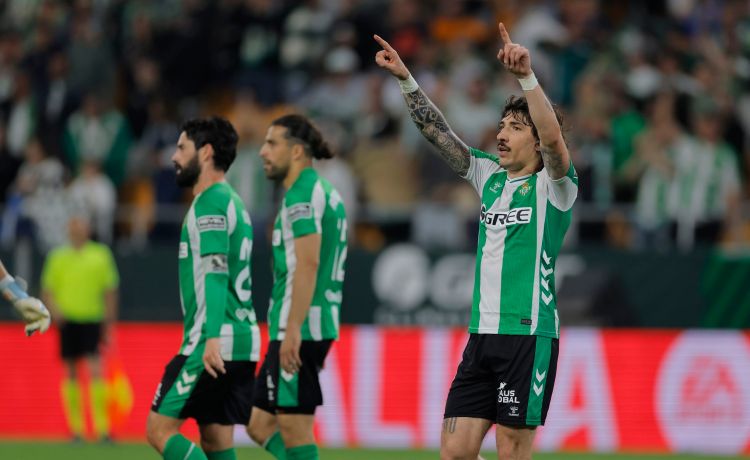 Bellerín: «No hubiera sido injusto sumar los tres puntos» Bellerín: «No hubiera sido injusto sumar los tres puntos»