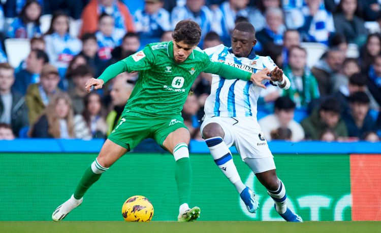 El Betis no perdió en ninguna de sus cinco últimas visitas a la Real Sociedad El Betis no perdió en ninguna de sus cinco últimas visitas a la Real Sociedad