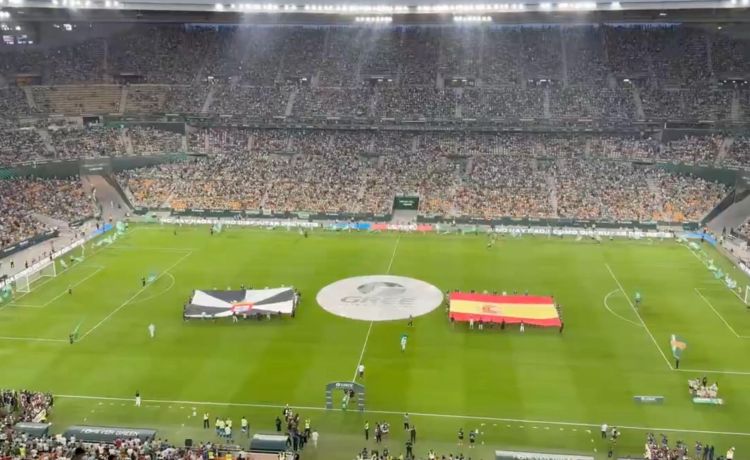 El Betis propone un amistoso al Ceuta en La Cartuja para homenajear a la ciudad El Betis propone un amistoso al Ceuta en La Cartuja para homenajear a la ciudad