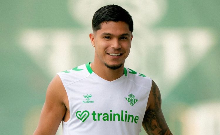 Cucho Hernández: «Estoy muy ilusionado este año con el Betis» Cucho Hernández: «Estoy muy ilusionado este año con el Betis»