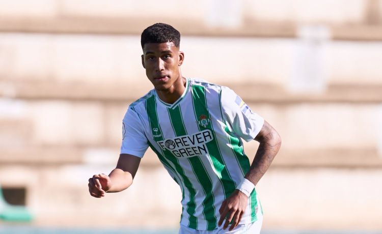 Álex Pérez, reconocimiento médico con el Inter y adiós al Betis Álex Pérez, reconocimiento médico con el Inter y adiós al Betis