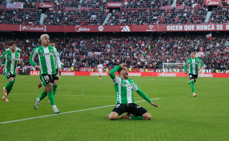 Fornals ejecuta el plan de Pellegrini en la pizarra Fornals ejecuta el plan de Pellegrini en la pizarra