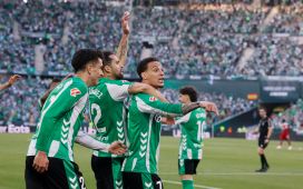 Antony aclara lo sucedido con la afición en el derbi: «Fue un momento de frustración, yo amo al Betis» Antony aclara lo sucedido con la afición en el derbi: «Fue un momento de frustración, yo amo al Betis»