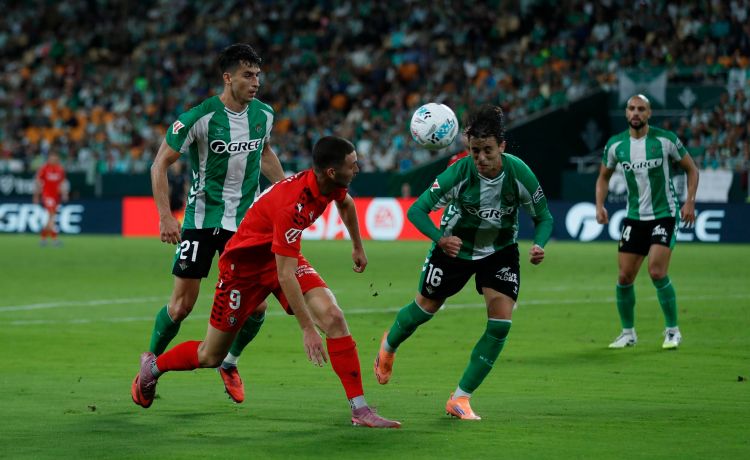 Fornals lideró la ordenada y briosa energía de inicio Fornals lideró la ordenada y briosa energía de inicio