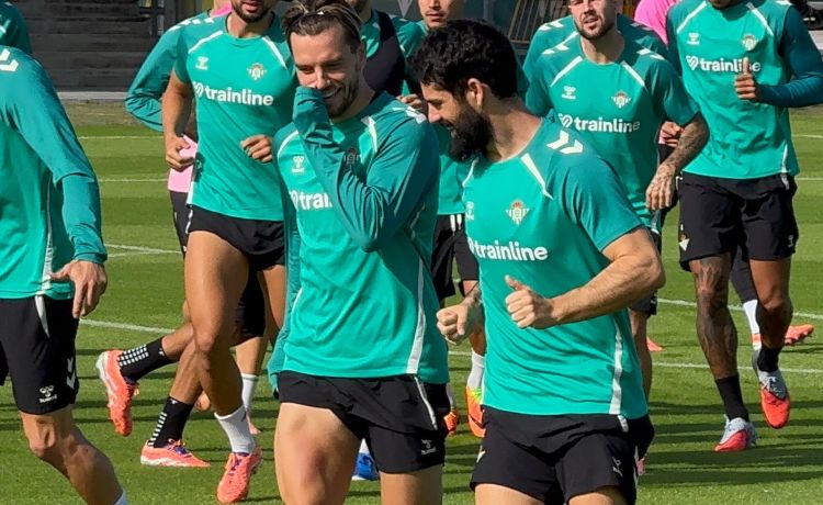 Isco vuelve a entrenar con el Betis Isco vuelve a entrenar con el Betis