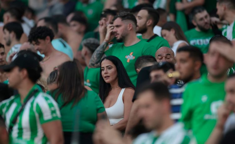 Búscate en las fotos del Betis – Alavés en el Estadio de la Cartuja Búscate en las fotos del Betis – Alavés en el Estadio de la Cartuja