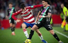 Petit: «Mi mente está en poder quedarme en el Betis» Petit: «Mi mente está en poder quedarme en el Betis»